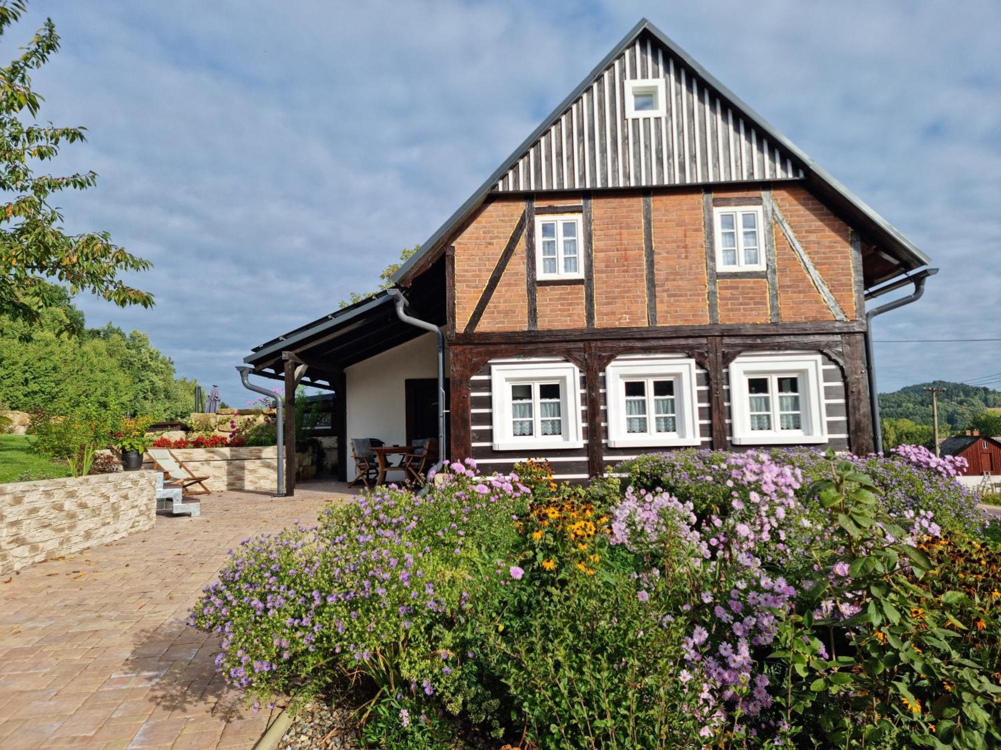 Luxusni Apartman S Krbem - Virivka S Vyhledem Na Luzicke Hory Na Podzim Zdarma Apartment Kunratice  Exterior photo